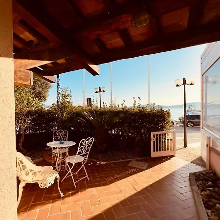Baia Di Hotel 3*